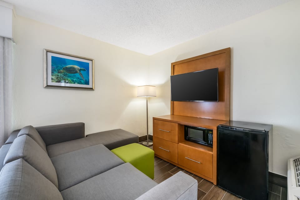 Standard Apartment, 1 Bedroom, Kitchenette (Sunset View) | Premium bedding, in-room safe, blackout drapes, iron/ironing board