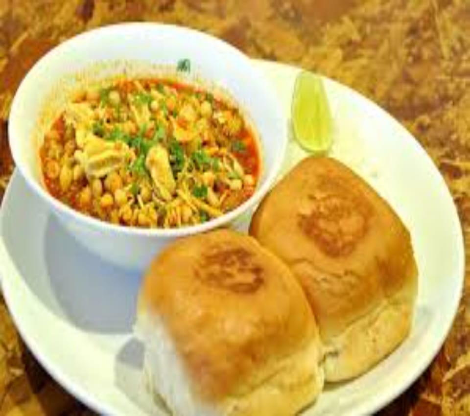 Daily local cuisine breakfast for a fee