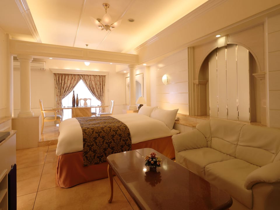 XStandard Room, 1 King Bed(1 King Bed for 3 Guests,Couples Hotel) | Premium bedding, minibar, soundproofing, WiFi (free)