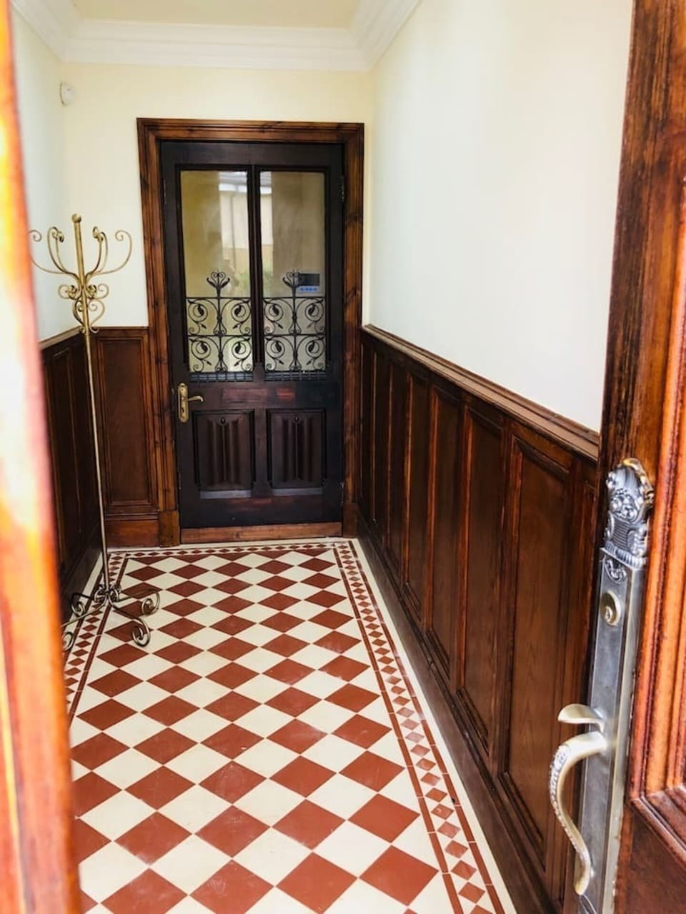 House | Living area | Fireplace