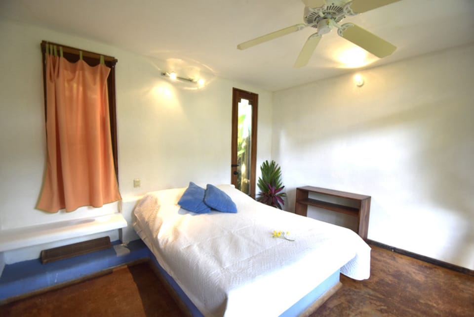 Standard Room | Free WiFi, bed sheets