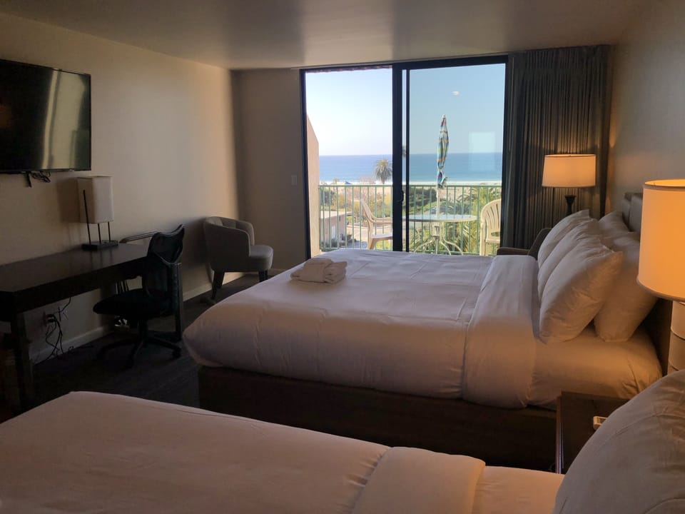 Deluxe Double Room, Balcony, Ocean View | Desk, soundproofing, iron/ironing board, free WiFi