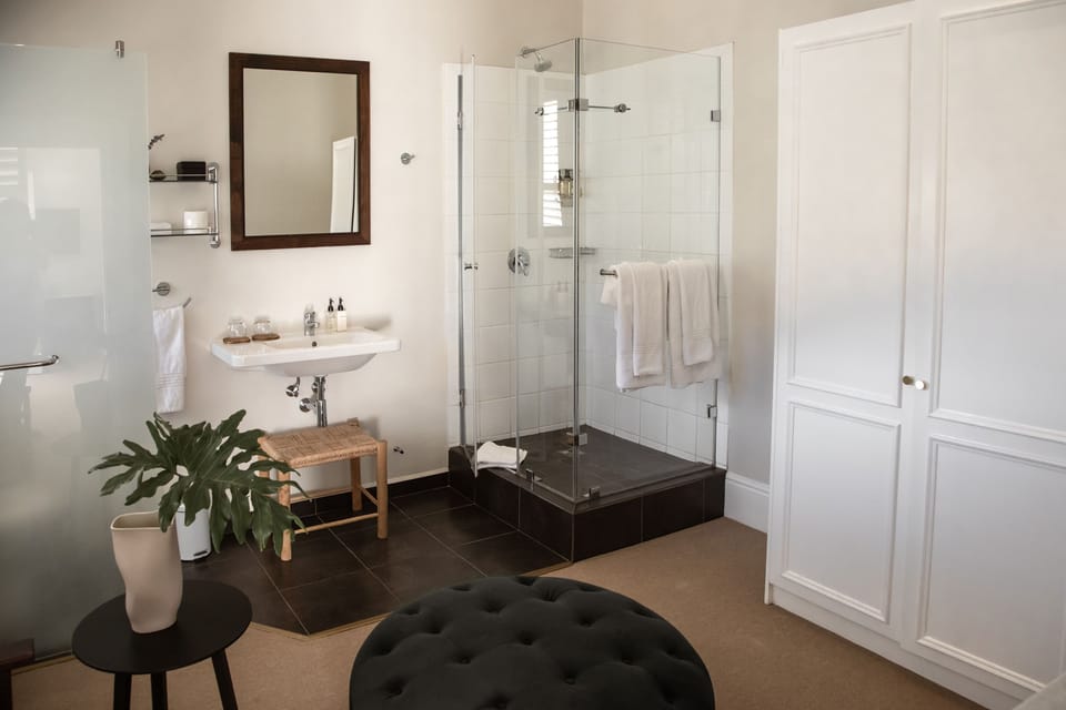 Luxury Suite, Balcony | Bathroom | Designer toiletries, hair dryer, towels, soap