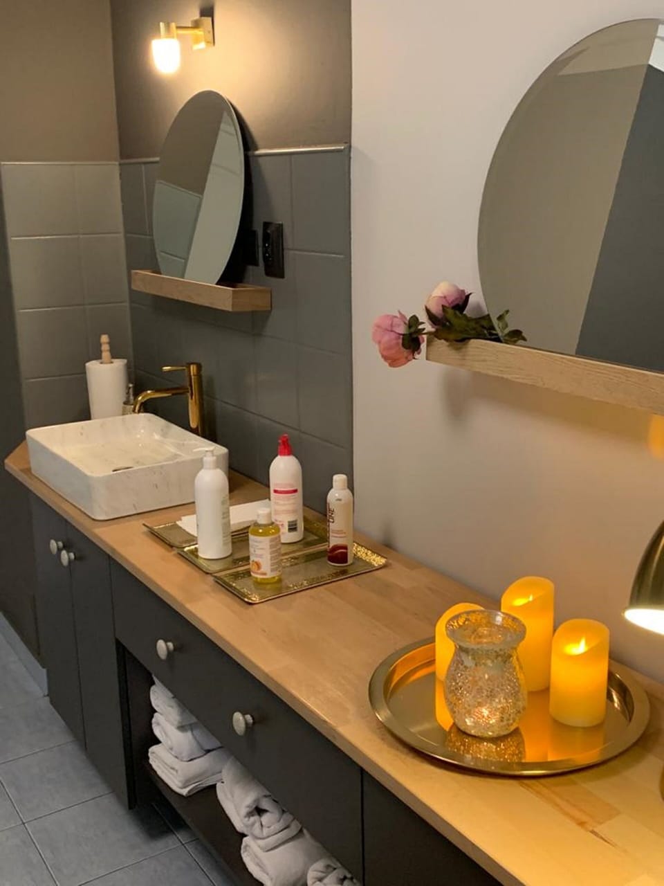 Prenatal massages, sports massages, 5 treatment rooms, massages