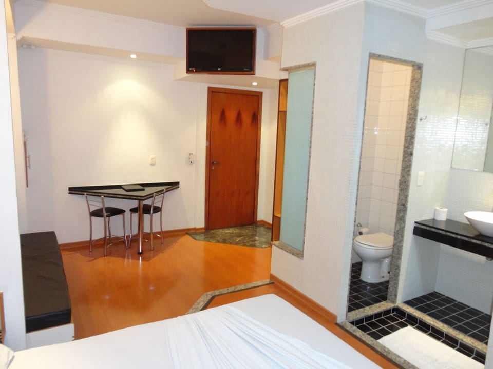 Executive Single Room | Iron/ironing board, WiFi (free), bed sheets