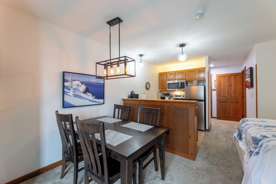 Studio | Private kitchen | Fridge, oven, dishwasher, toaster