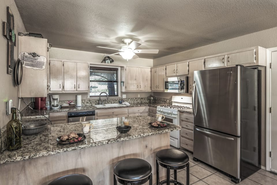 Studio (5 Bedrooms) | Property amenity