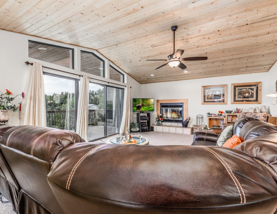 Studio (4 Bedrooms) | Property amenity