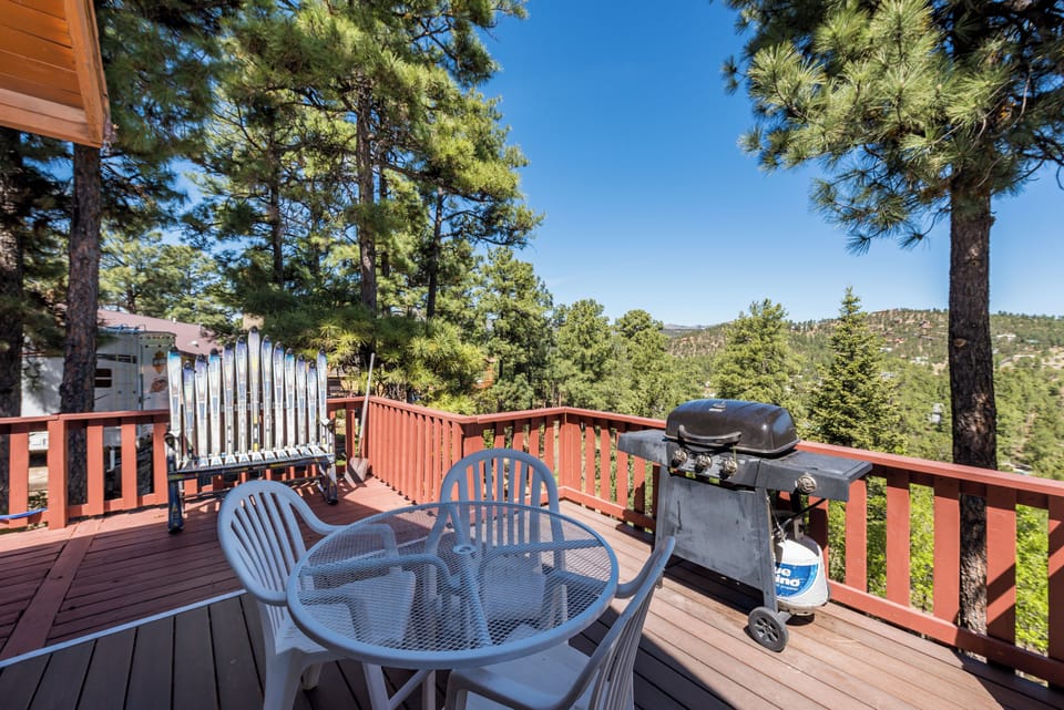 Studio (3 Bedrooms) | Property amenity