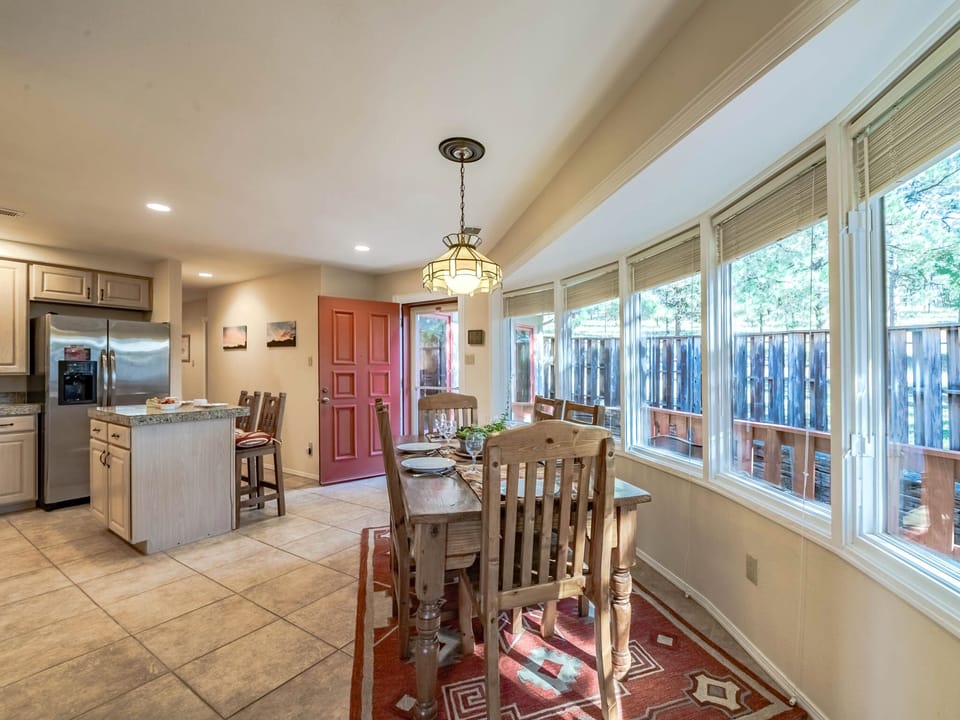 Studio (3 Bedrooms) | Property amenity