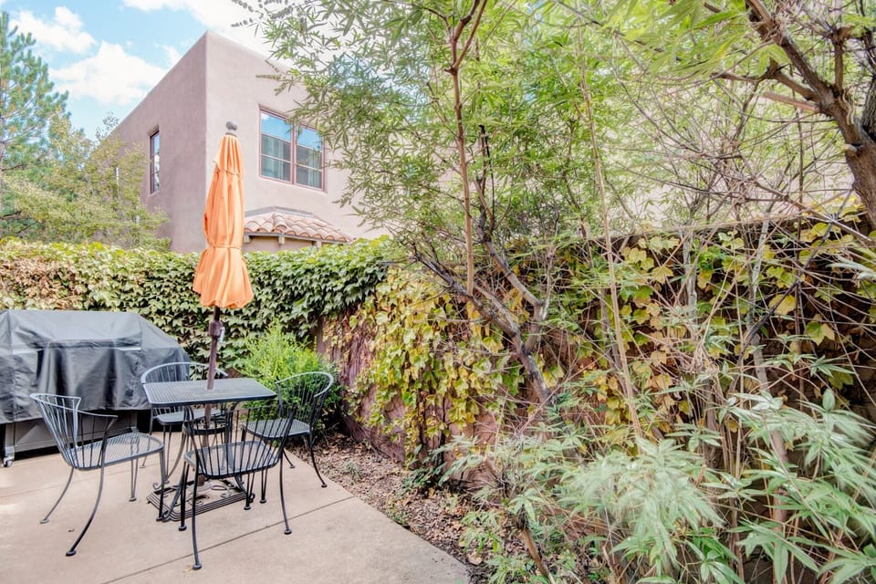House (3 Bedrooms) | Property amenity