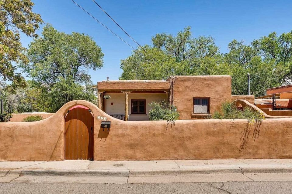 House (2 Bedrooms) | Property amenity