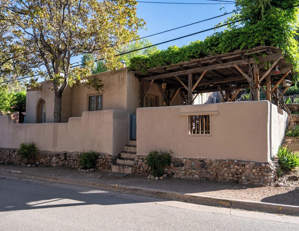 House (3 Bedrooms) | Property amenity
