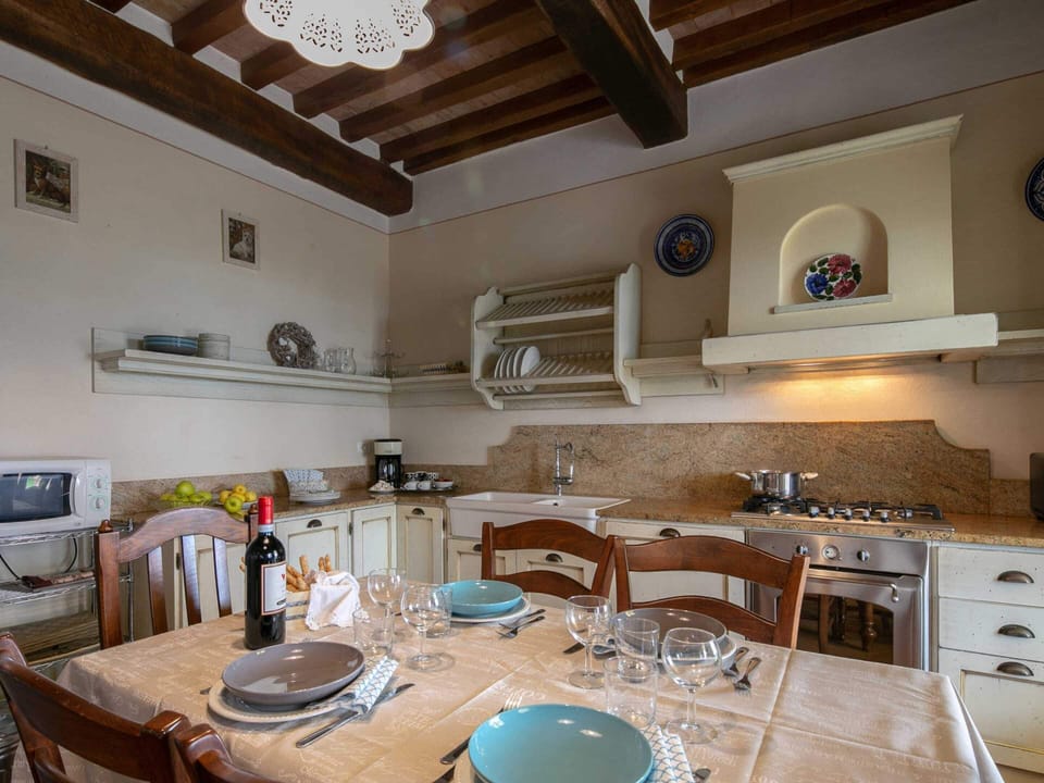 House | Private kitchen | Fridge, stovetop, highchair, cookware/dishes/utensils