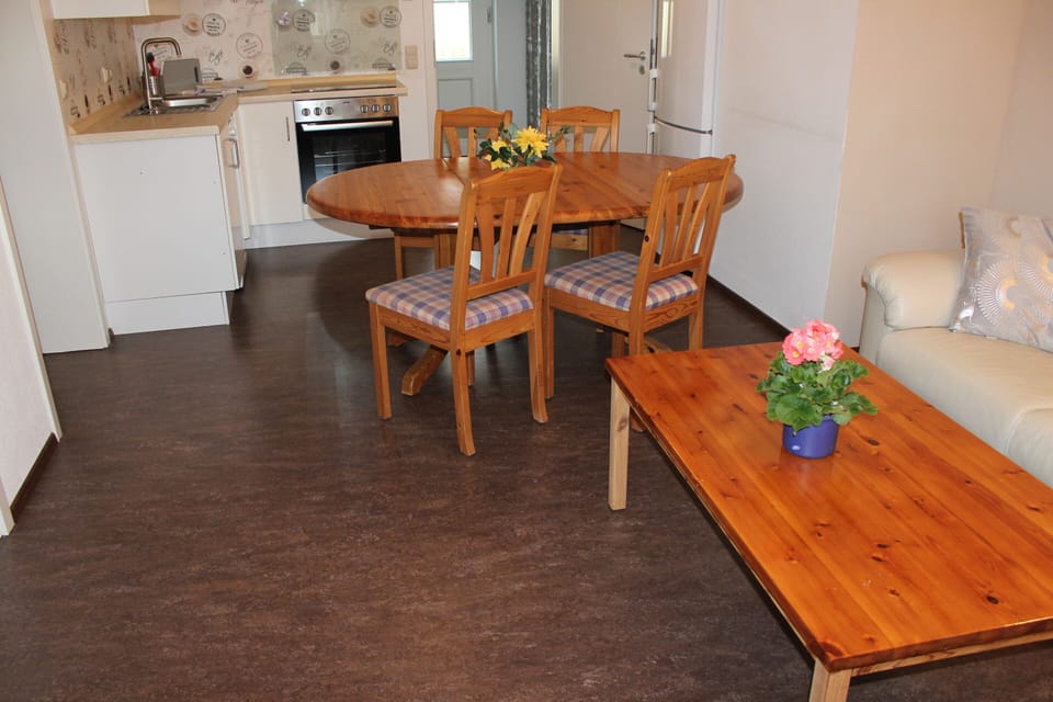Apartment | Dining