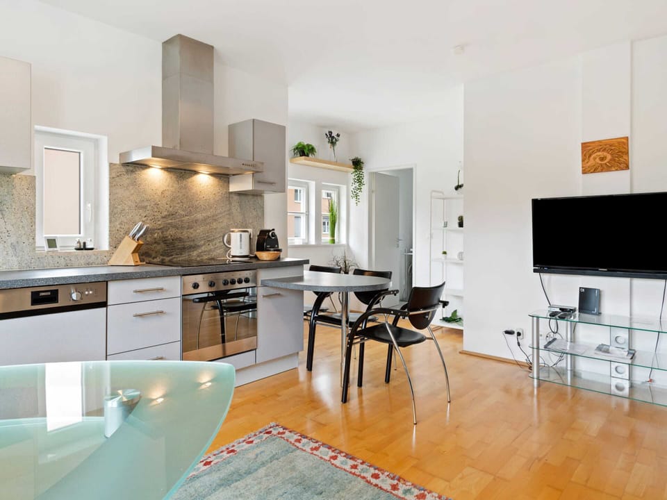 Apartment | Private kitchen | Microwave