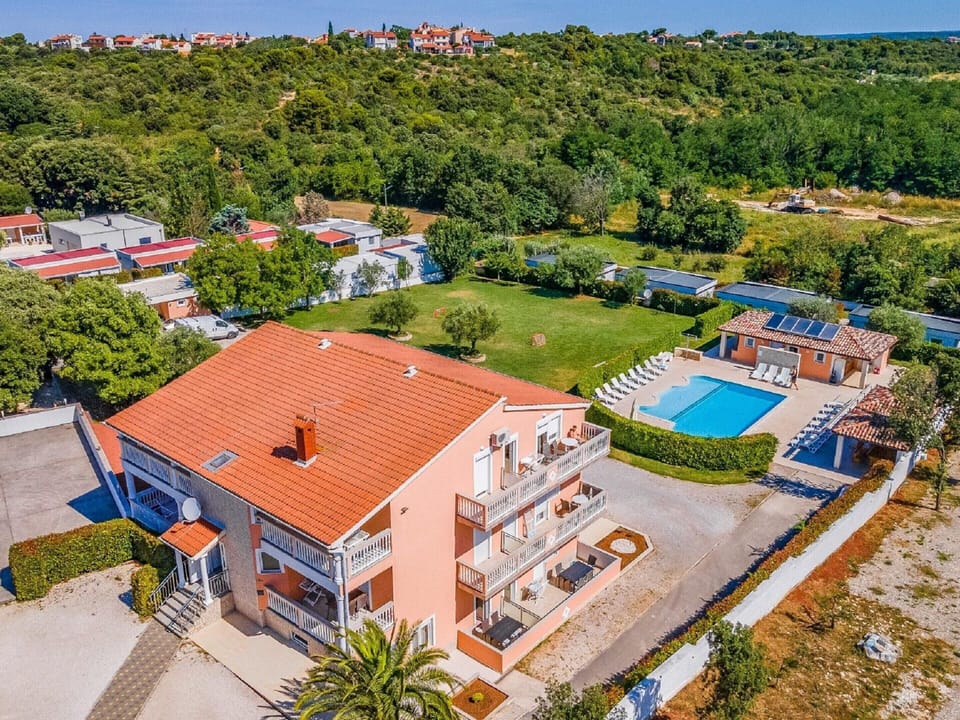 Apartment | Pool | Outdoor pool