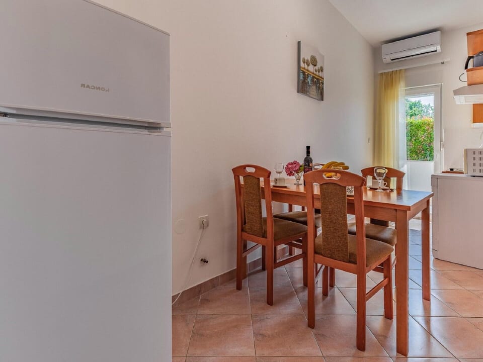 Apartment | Dining