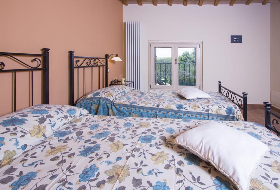 House | 5 bedrooms, individually furnished, bed sheets