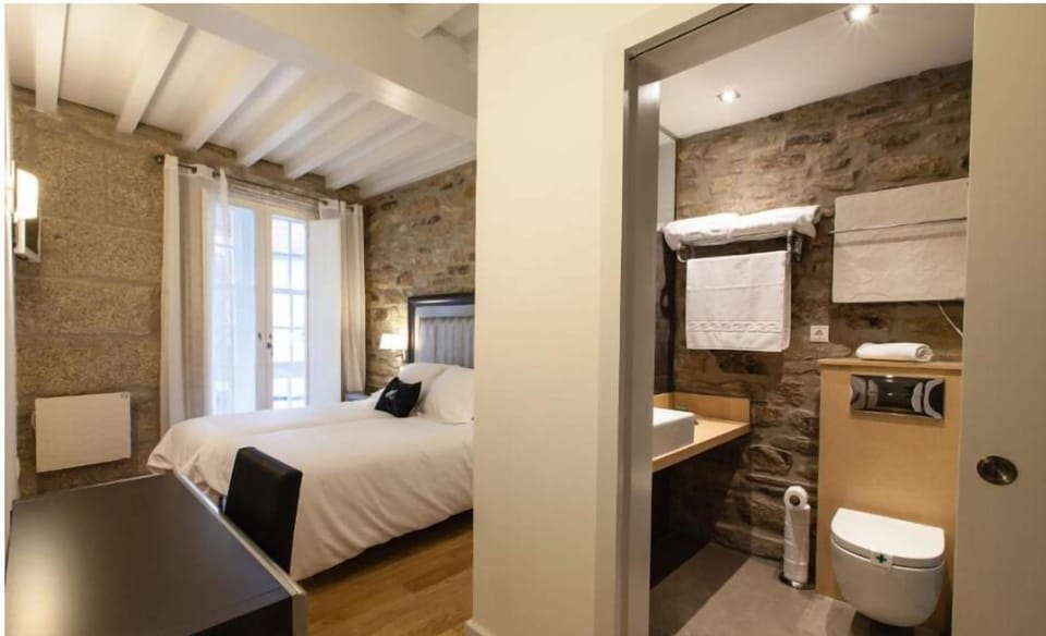 Standard Twin Room | Pillowtop beds, individually decorated, individually furnished, desk