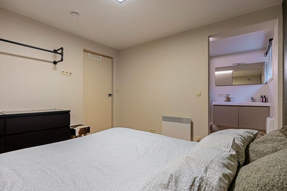 Chalet | 4 bedrooms, individually furnished, iron/ironing board, bed sheets