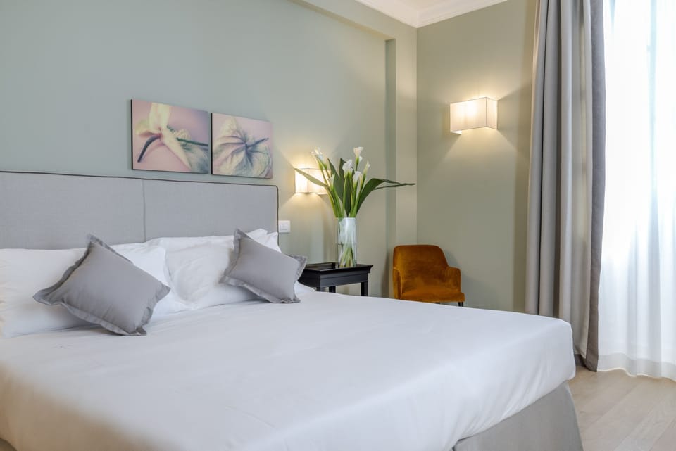 Deluxe Double Room | Premium bedding, minibar, in-room safe, desk