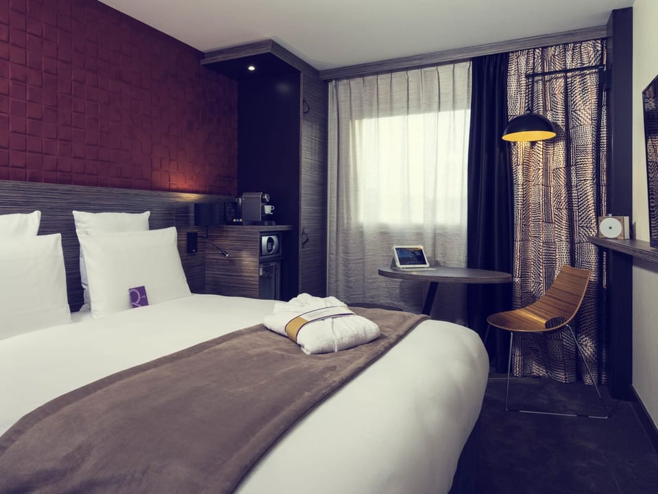 Privilege, Room, 1 Double Bed | 1 bedroom, premium bedding, in-room safe, desk
