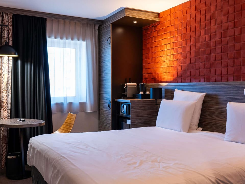 1 bedroom, premium bedding, in-room safe, desk