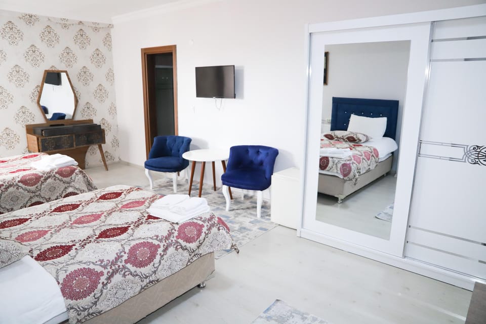 Standard Double or Twin Room | Premium bedding, laptop workspace, WiFi (free), bed sheets