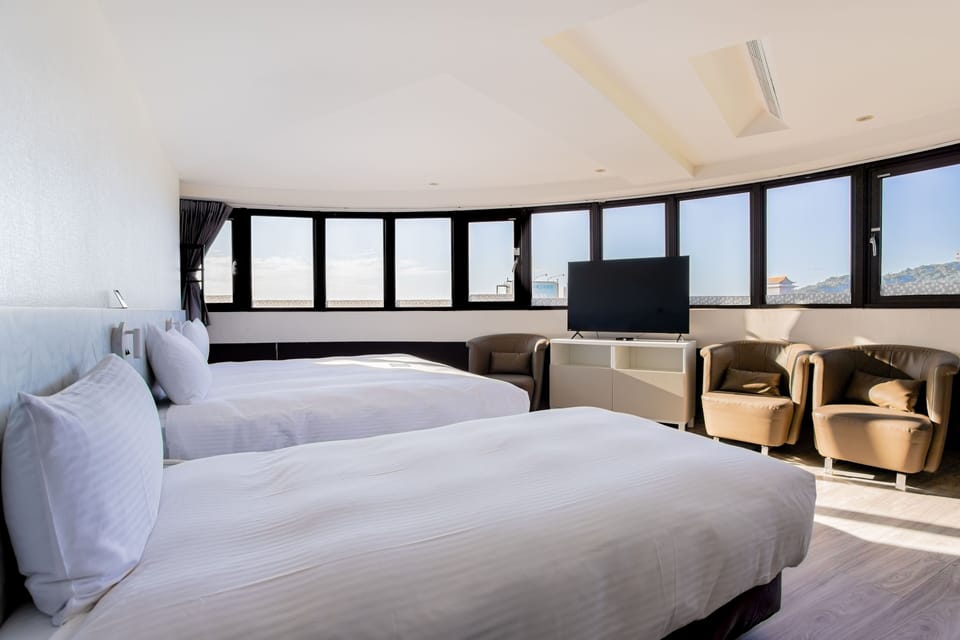 Panoramic Triple Room | In-room safe, desk, blackout drapes, free WiFi