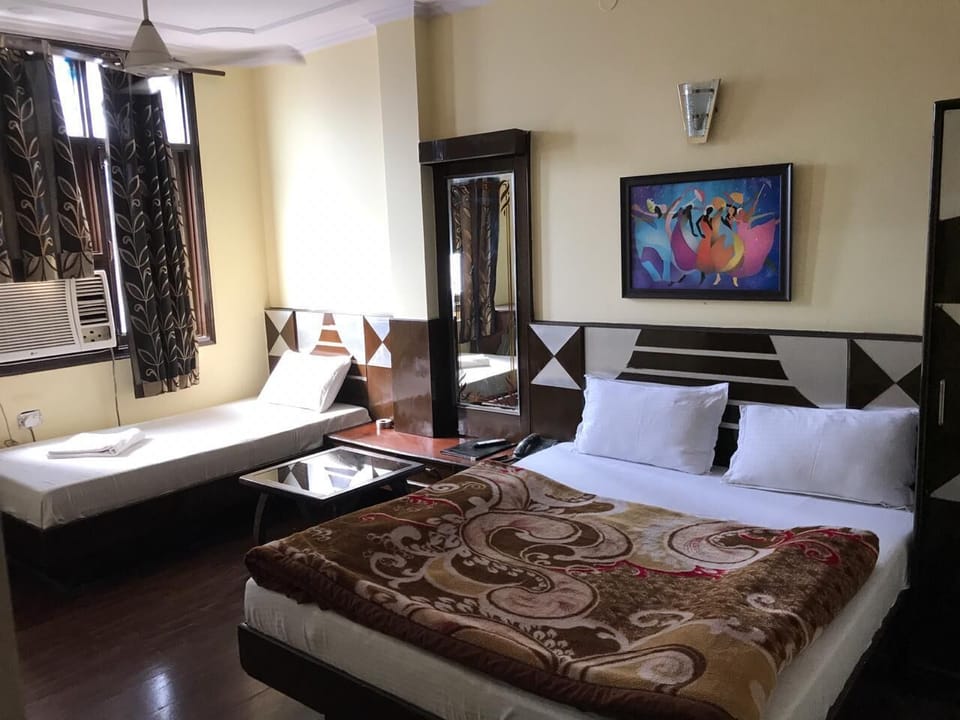 41-inch TV with satellite channels