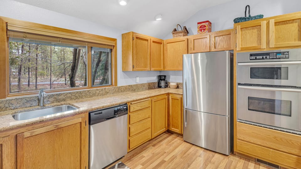 Condo, Multiple Beds, Golf View (Wildflower - Unit 54) | Private kitchen | Dining table