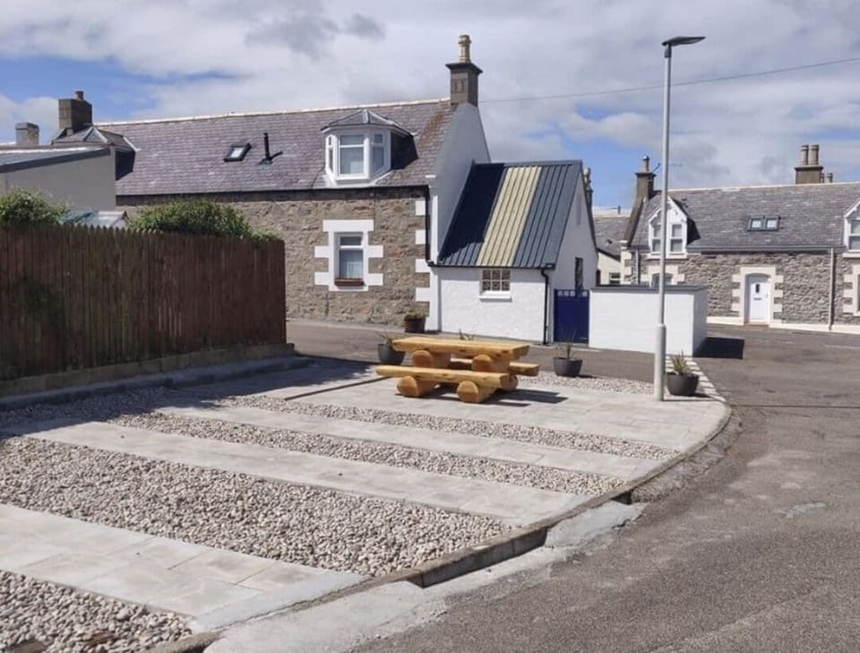 Cottage | Property grounds