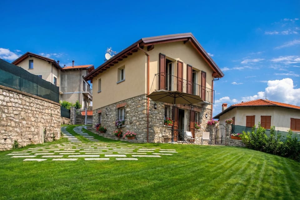 Family House, Multiple Bedrooms, 2 Bathrooms (Lenno Dolcelago) | Exterior