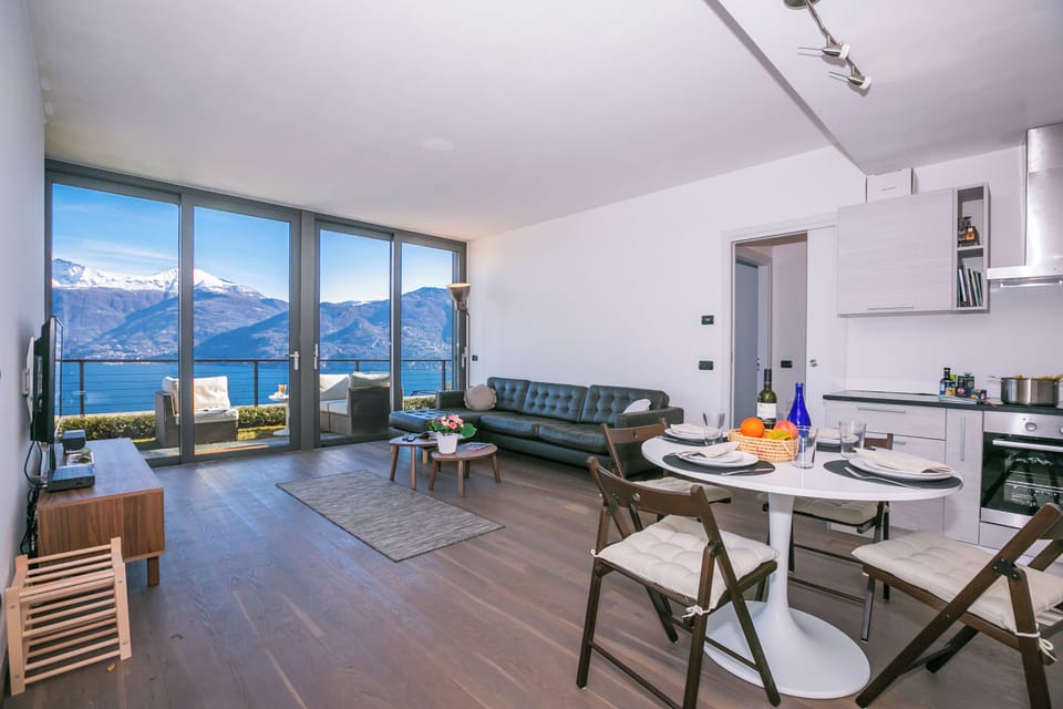 Family Apartment, Multiple Bedrooms, Mountainside (Penthouse-LakeView-AC-PrivateGarden) | Interior