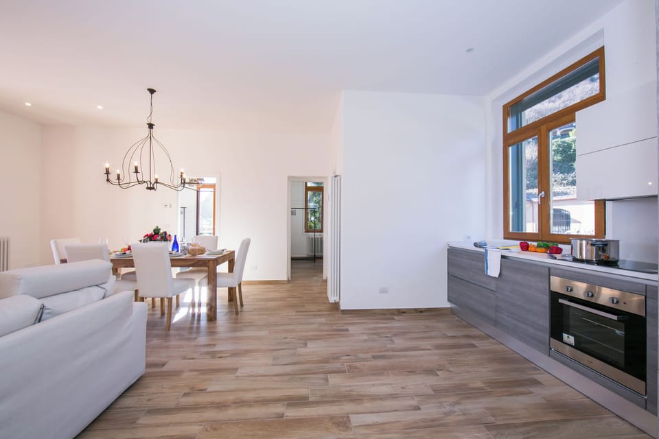Family Apartment, Multiple Bedrooms, 2 Bathrooms, Lakeside (Villa Evelyn Terrazzo) | Private kitchen | Fridge, microwave, oven, stovetop