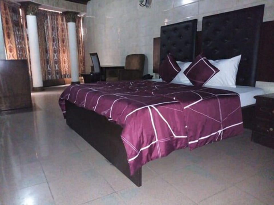 Executive Room | Egyptian cotton sheets, premium bedding, laptop workspace, free WiFi