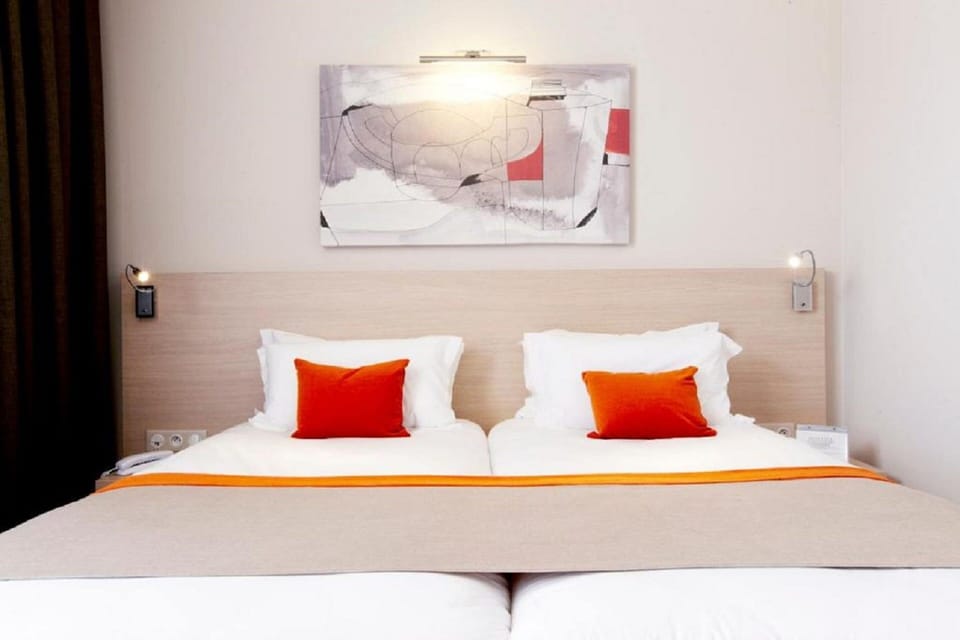 Premium bedding, Select Comfort beds, in-room safe, desk