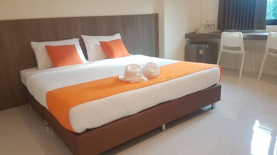 Superior Double Room | Desk, blackout drapes, free WiFi, bed sheets