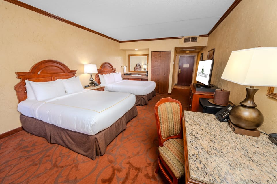 Premium bedding, in-room safe, desk, blackout drapes