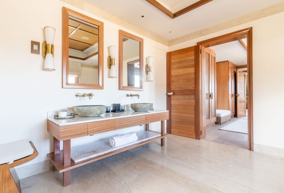 One Bedroom Emperor Villa with Pool | Bathroom | Designer toiletries, hair dryer, bathrobes, slippers