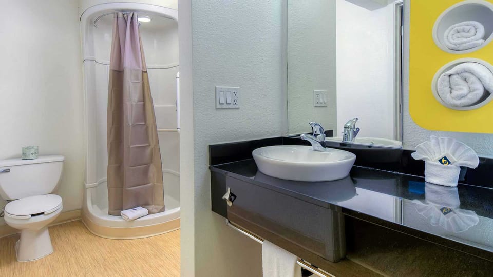 Shower, free toiletries, hair dryer, towels