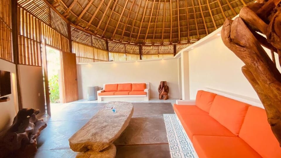 Family House | Living area | 40-inch flat-screen TV with cable channels, TV
