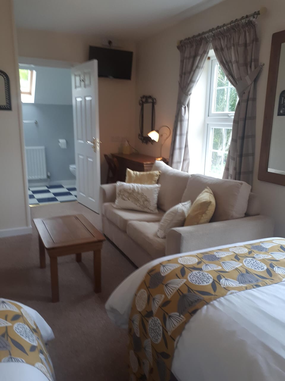 Deluxe Twin Room, Ensuite, Garden View (First floor)