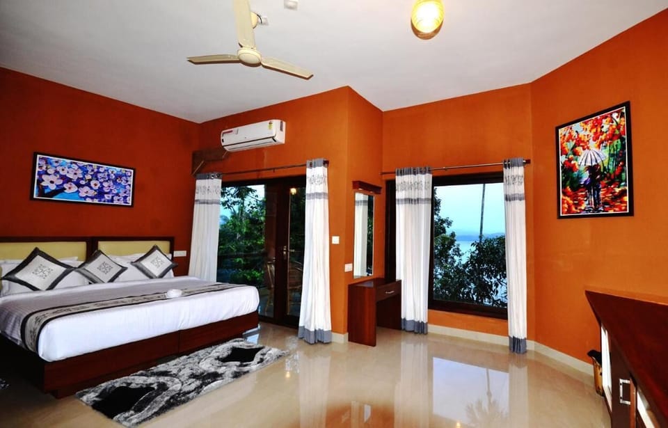 1 bedroom, desk, WiFi