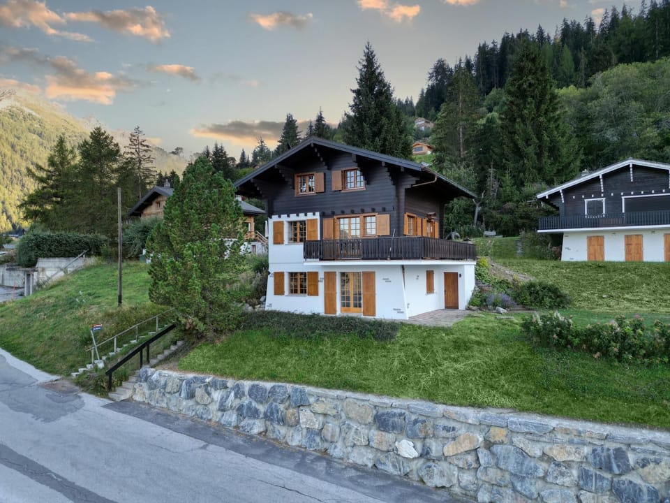 Chalet (5 Bedrooms) | Front of property