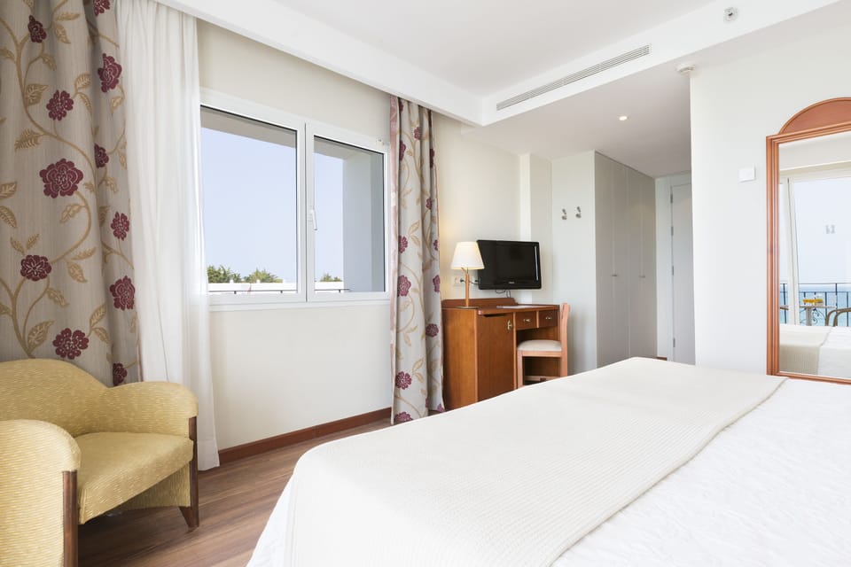 Minibar, in-room safe, desk, blackout drapes