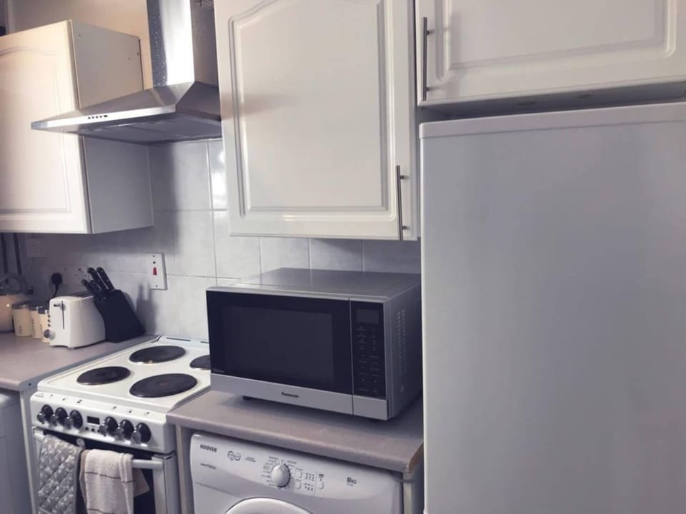 Apartment | Private kitchen | Fridge, microwave, oven, stovetop
