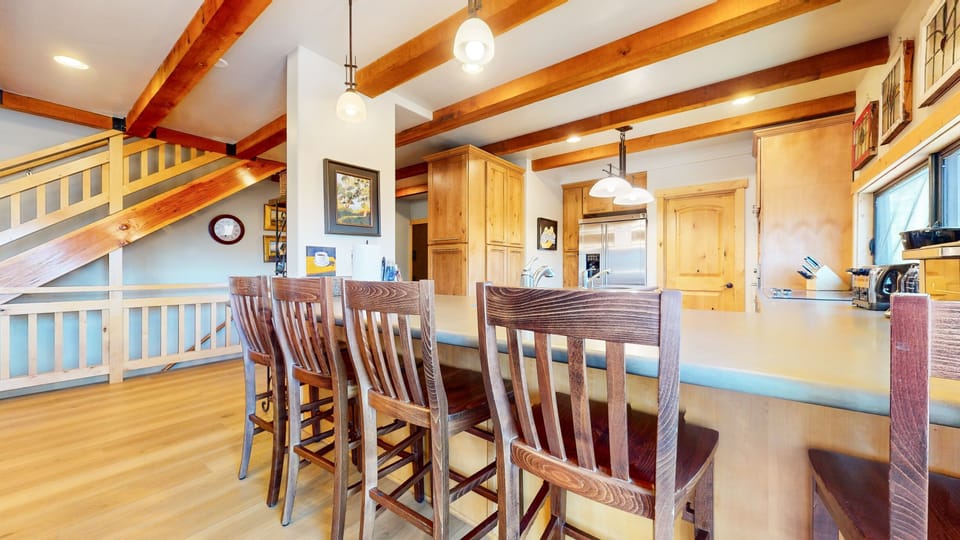 Condo, 5 Bedrooms | Private kitchen | Fridge, microwave, oven, dishwasher