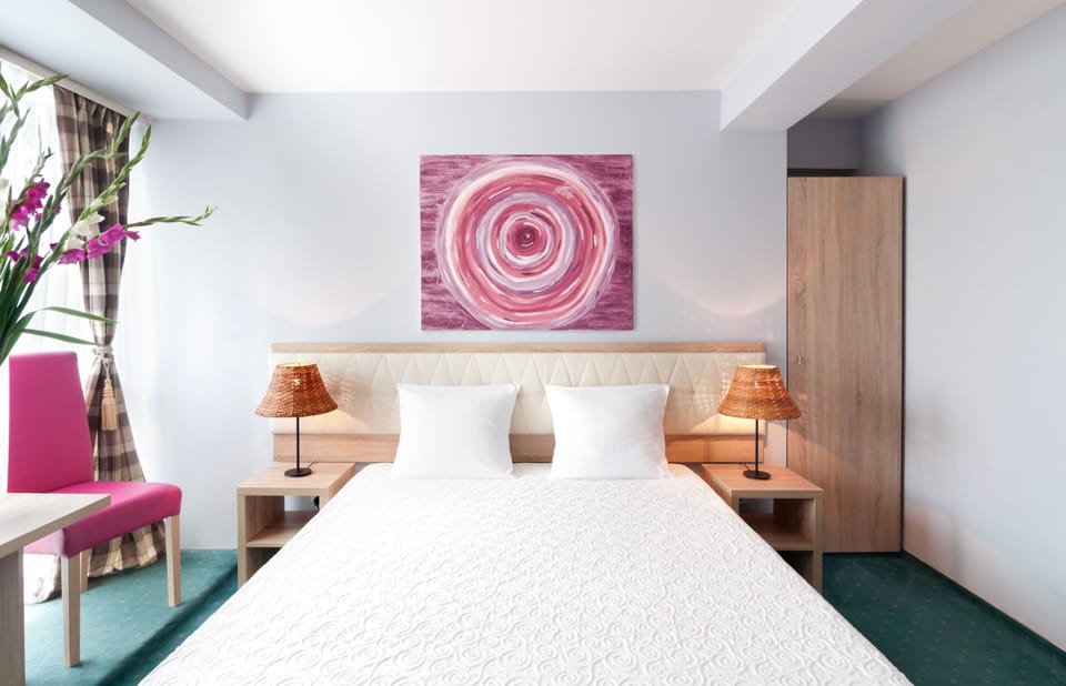 Standard Double or Twin Room | Hypo-allergenic bedding, desk, iron/ironing board
